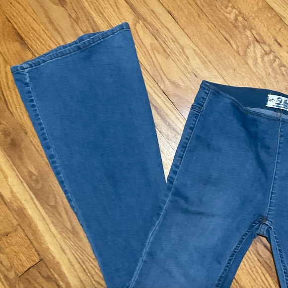 Free People We the Free Penny Pull On Stretch Flare Leg Denim Jeans  26 - Picture 4 of 13